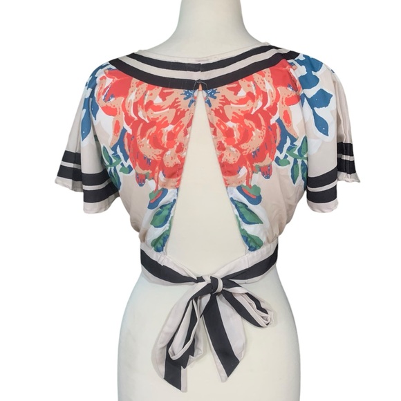 Flying tomato striped floral tie back crop top size xs - Picture 2 of 4